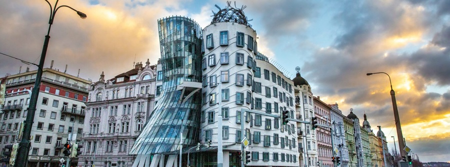 1 of 1, city corner with slanted building